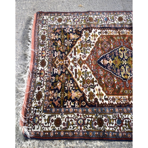 3141 - Oriental rug.  184cm x 134cm