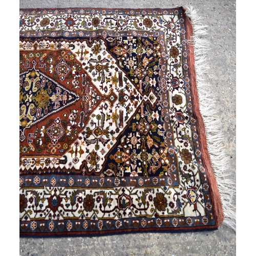 3141 - Oriental rug.  184cm x 134cm