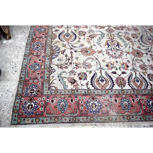 3150 - A Zeigler Rug.  335cm x 250cm