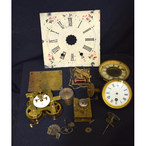 3168 - Group of clock workings and parts