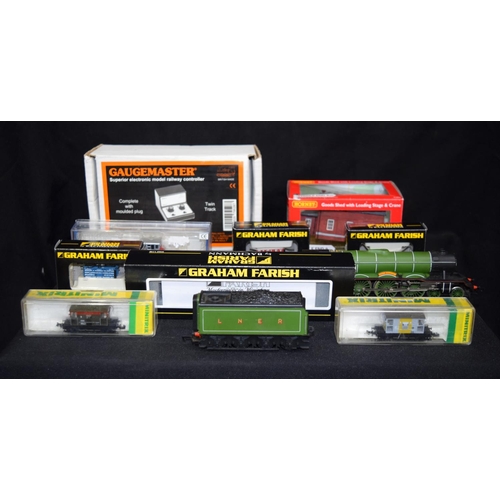 3188 - Collection of model trains, carriages and track including Hornby & Graham Farish