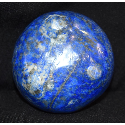 3199 - Small Lapis Lazuli carved pot. 7cm x 4 cm