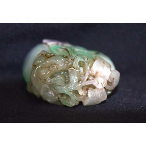 3206 - Chinese carved Jade bolder. 7cm