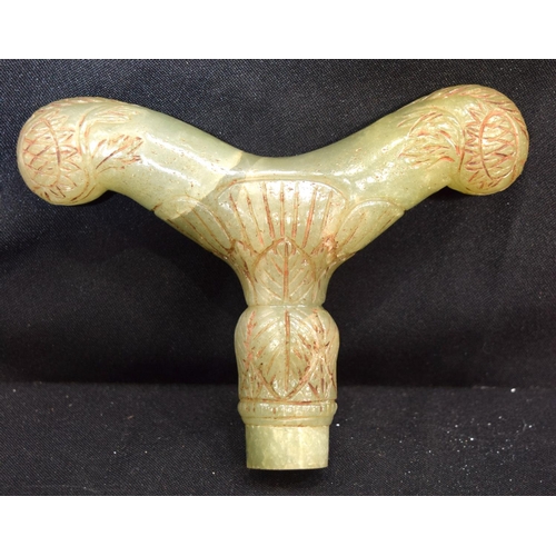 3220 - A  jade dagger handle.  14.5 cm