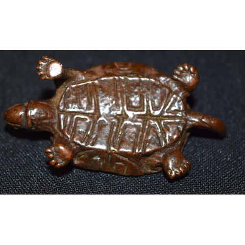 3269 - A small bronze Japanese  turtle 6 cm