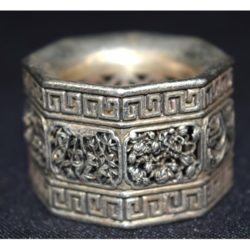 3280 - A Chinese white metal Ring