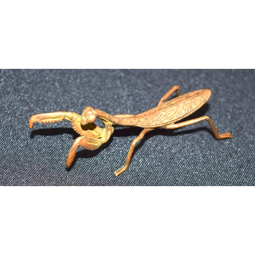 3313 - A small bronze Japanese  praying Mantis 9 cm