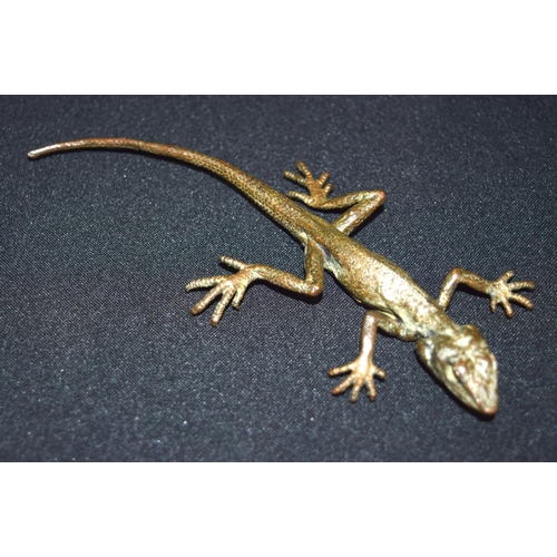 3315 - A small bronze Japanese  lizard  17cm