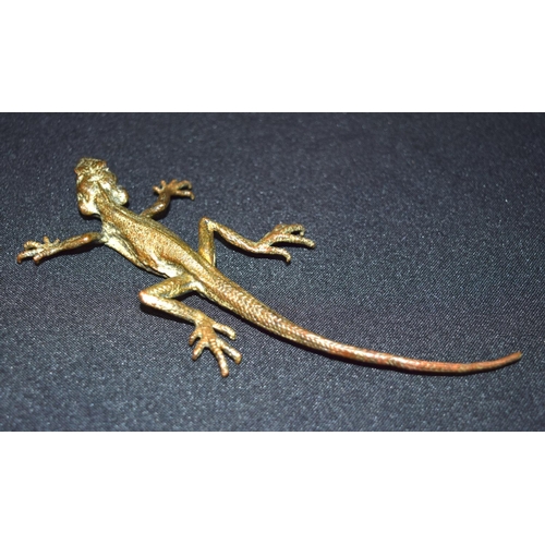 3315 - A small bronze Japanese  lizard  17cm