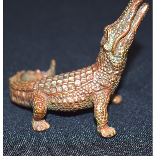 3319 - A small bronze Japanese  Crocodile 9 cm