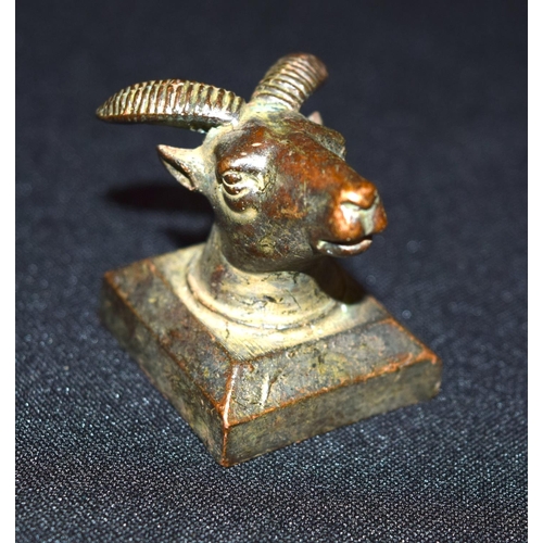 3340 - A small Chinese  bronze Rams head  seal  3 x 4cm