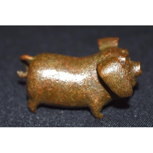 3342 - A small bronze Japanese  pig 5 cm