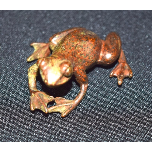 3344 - A small bronze Japanese   4 cm