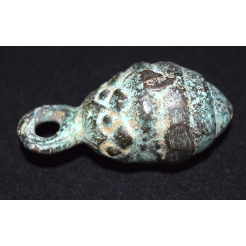 3346 - A small Chinese bronze weight 7cm x 4 cm