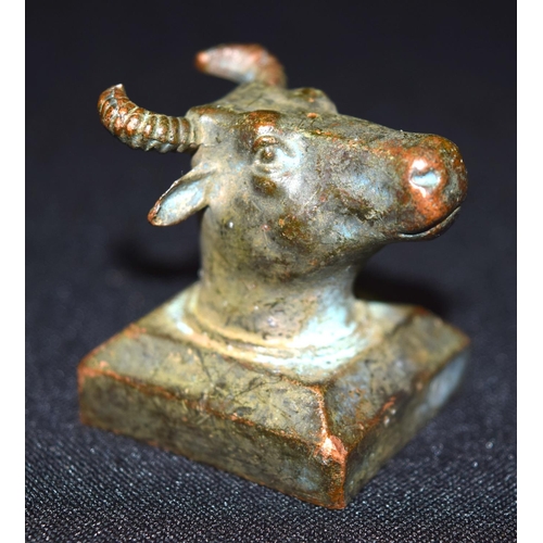 3348 - A Small Chinese  bronze goats head  seal  3 x 4cm