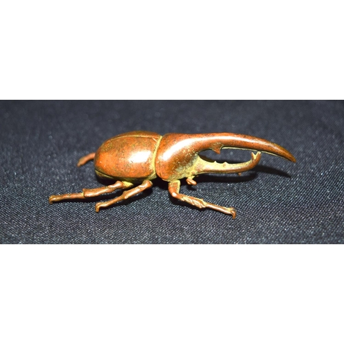 3350 - A small Japanese  bronze beetle 8cm