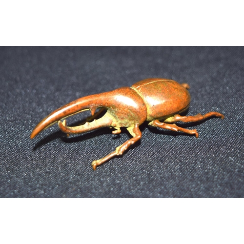 3350 - A small Japanese  bronze beetle 8cm