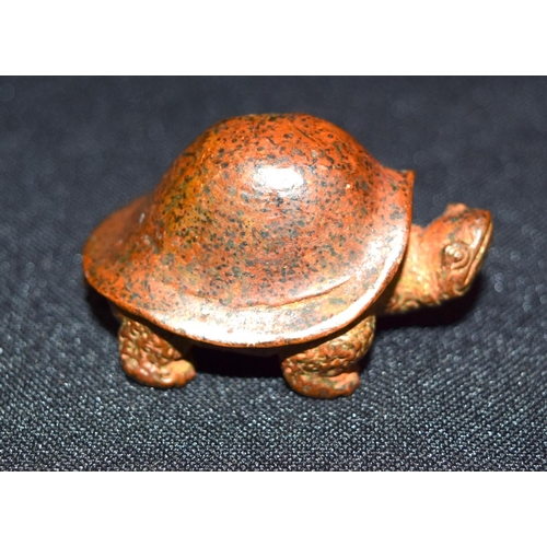 3351 - A small Japanese bronze tortoise 5cm