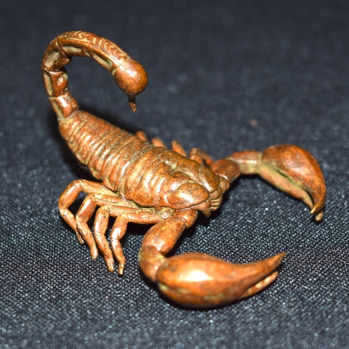 3356 - A small Japanese bronze scorpion 6cm