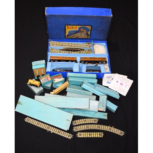 3372 - A Hornby OO Electric train and a quantity of boxed track & accessories