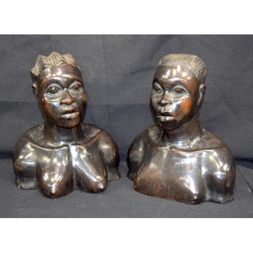 3381 - Two African hard wood figures 23 x 20