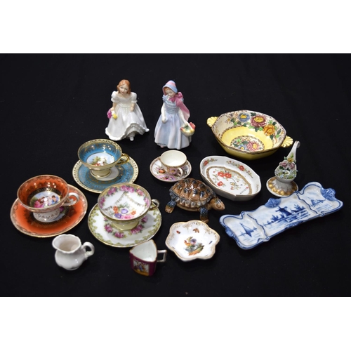 3385 - A collection of English and continental porcelain