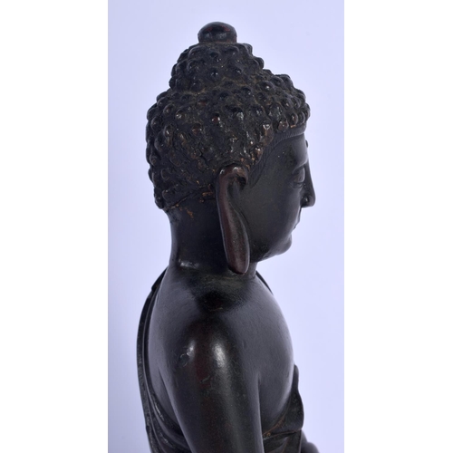 1531 - A LOVELY 16TH/17TH CENTURY CHINESE TIBETAN LACQUERED BRONZE FIGURE OF THE BHAISAJYAGURU BUDDHA Pala ... 