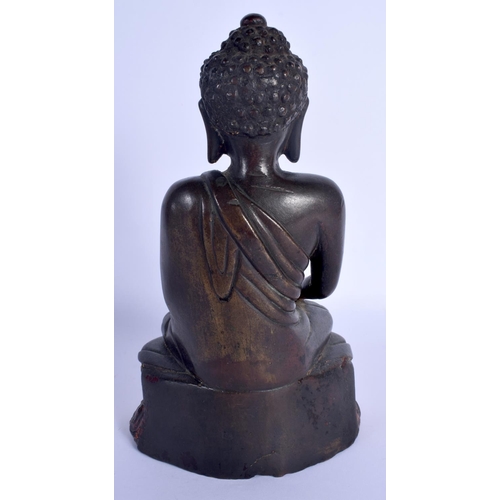 1531 - A LOVELY 16TH/17TH CENTURY CHINESE TIBETAN LACQUERED BRONZE FIGURE OF THE BHAISAJYAGURU BUDDHA Pala ... 