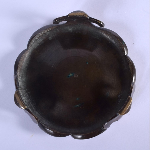 1544 - AN 18TH/19TH CENTURY CHINESE BRONZE CENSER STAND Qing. 408 grams. 12 cm wide.