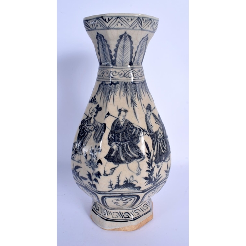 1575 - A CHINESE BLUE AND WHITE PORCELAIN VASE 20th Century. 28 cm high.