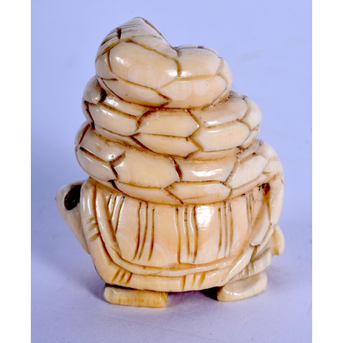 1590 - AN EARLY 20TH CENTURY JAPANESE MEIJI PERIOD CARVED IVORY NETSUKE formed as a tortoise and snake. 5 c... 