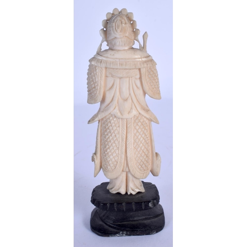 1677 - A 19TH CENTURY CHINESE CANTON IVORY FIGURE OF A STANDING IMMORTAL Qing. Ivory 10 cm high.