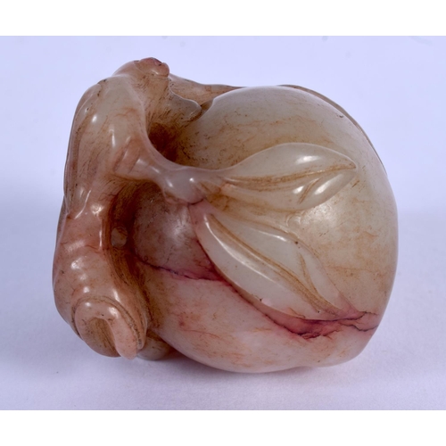 1736 - A 19TH CENTURY CHINESE CARVED JADE FRUITING POD Qing. 5 cm x 5 cm.