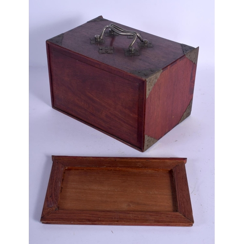 1746 - A VINTAGE CHINESE BAMBOO MAH-JONG SET. 24 cm x 16 cm.