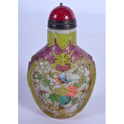 1755 - A CHINESE PEKING GLASS ENAMELLED SNUFF BOTTLE Late Qing. 7.5 cm high.