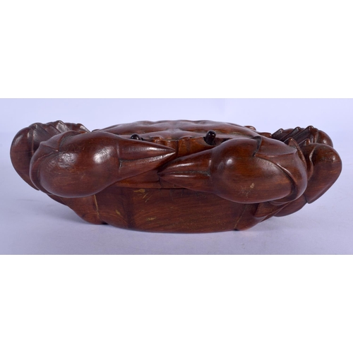 1764 - AN EARLY 20TH CENTURY CHINESE CARVED WOOD BOX AND COVER in the form of a crab. 19 cm x 12 cm.