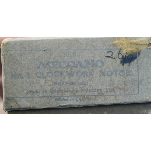 4002 - A vintage boxed Meccano No 1 clockwork motor 10 x 7.5cm.