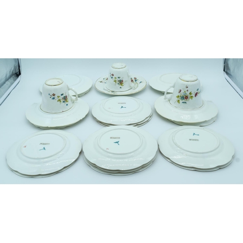 4125 - Collection of English porcelain plates, saucers and cups Qty.