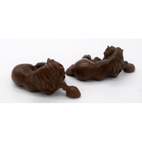 4250 - Two Japanese small bronze horses 8cm (2)