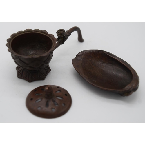 4257 - A Japanese small bronze Incense burner and a shell dish 11cm (3).