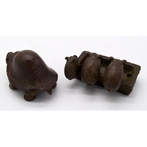 4261 - A Japanese small bronze figure of pigs at a trough , a turtle and a two insects 16 cm (4).