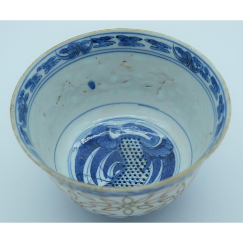 4433 - A small Chinese bowl decorated with  phoenix and foliage 10 x 6cm.