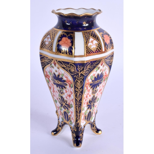 137 - Royal Crown Derby imari pattern 1128 vase date code 1917.  13cm high