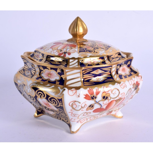 138 - Royal Crown Derby imari pattern 2451 vase date code 1916.  8cm high