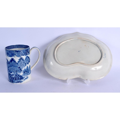 176 - 18th c. Liverpool heart shaped dish with a gilliflower and a pearlware mug with a chinoiserie scene.... 