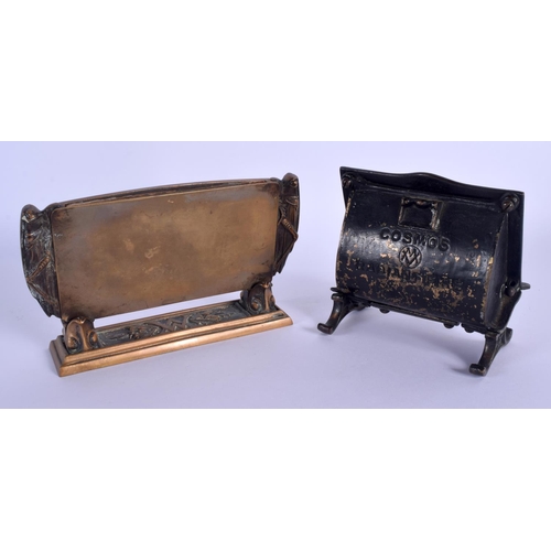 258 - AN ANTIQUE SECESSIONIST MOVEMENT BRONZE DESK CALENDAR together with a matching bronze ashtray. Large... 