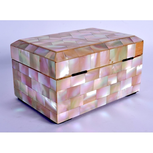 284 - AN EARLY 20TH CENTURY CONTINENTAL CARVED MOTHER OF PEARL JEWELLERY BOX. 14 cm x 8 cm.