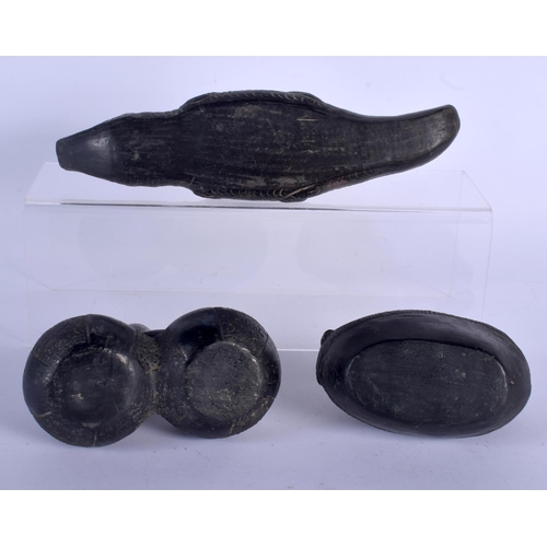 360 - THREE SOUTH AMERICAN PERUVIAN CHIMU BLACKWARE POTTERY ITEMS. Largest 24 cm wide. (3)