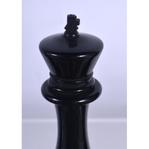 398 - AN ANTIQUE STAUNTON  BOXWOOD AND EBONY JAQUES OF LONDON CHESS SET. Largest 8.5 cm high. (qty)