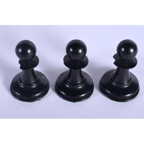 398 - AN ANTIQUE STAUNTON  BOXWOOD AND EBONY JAQUES OF LONDON CHESS SET. Largest 8.5 cm high. (qty)